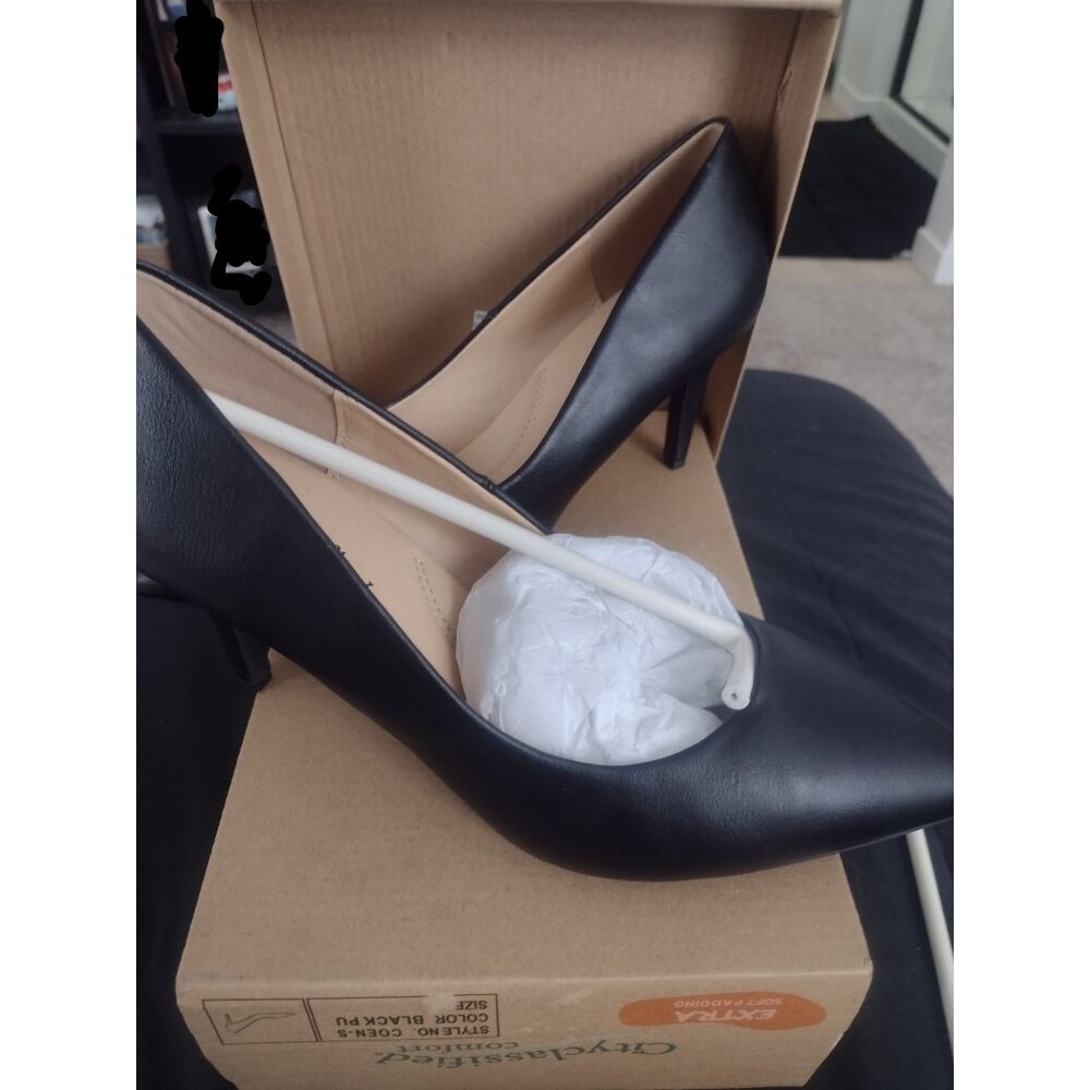 Size 10. City Classified Comfort Women's Black Heels Size: 10